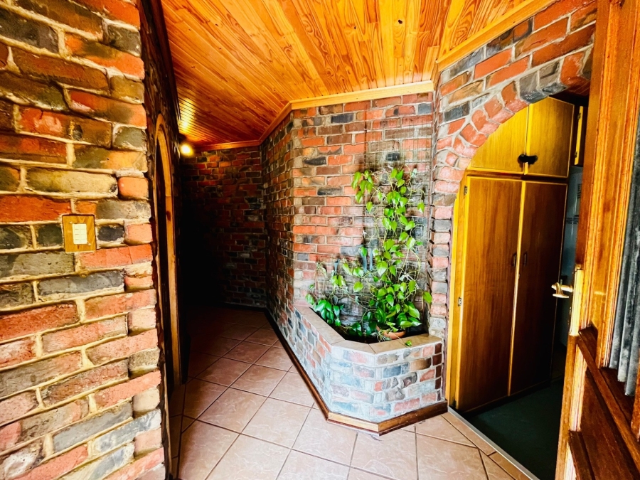 4 Bedroom Property for Sale in Pellissier Free State